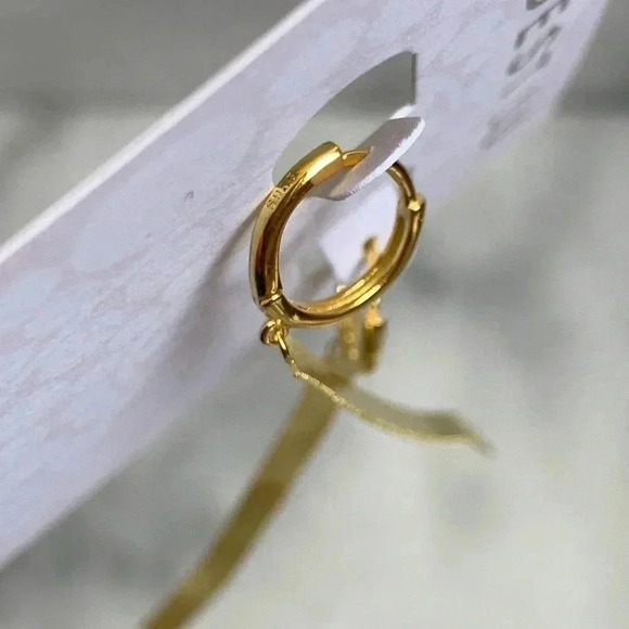 18k Gold Long Tassel Huggie Hoop Earrings NWT - Picture 4 of 5